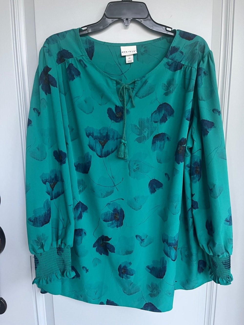 Ava & Viv Blouse 2x with Smocked Cuffs